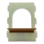 Pared con ventana curva extra grande, mesa mercado y grietas A